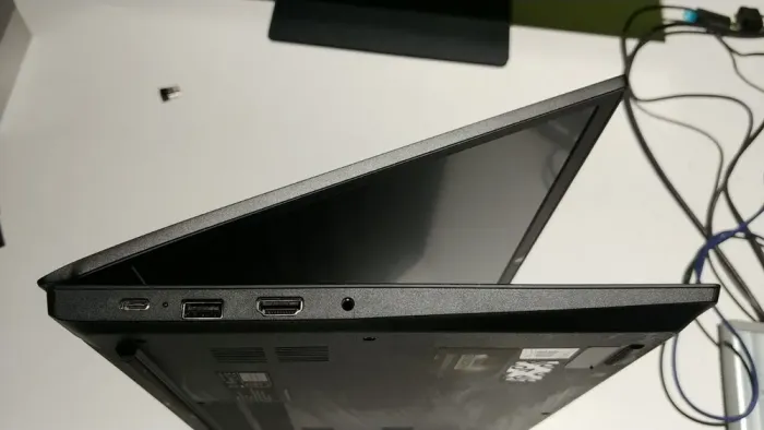 Ультрабук Б-клас Lenovo ThinkPad E15 Gen 2 / 15.6" (1920x1080) IPS / Intel Core i5-1135G7 (4 (8) ядра по 2.4 - 4.2 GHz) / 8 GB DDR4 / 256 GB SSD / Intel Iris Xe Graphics / WebCam б/в - зображення 5