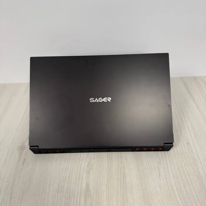 Ігровий ноутбук Б-клас Sager NP70SNE / 17.3" (1920x1080) IPS / Intel Core i9-13900HX (24 (32) ядра по 2.2 - 5.4 GHz) / 16 GB DDR5 / 512 GB SSD NVMe / nVidia GeForce RTX 4070, 8 GB GDDR6, 128-bit / WebCam б/в - зображення 3