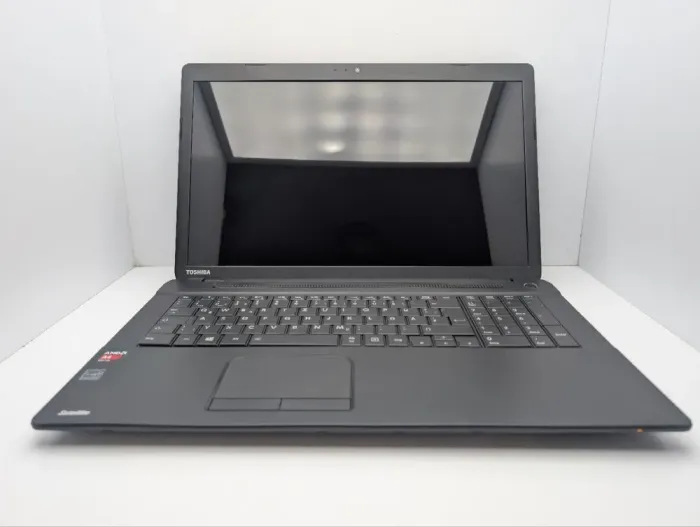 Ноутбук Toshiba Satellite C70D-B / 17.3" (1600x900) TN / AMD A4-5000 (4 ядра по 1.5 GHz) / 8 GB DDR3 / 750 GB HDD / AMD Radeon HD 8330 Graphics / WebCam / DVD-ROM б/в - зображення 3