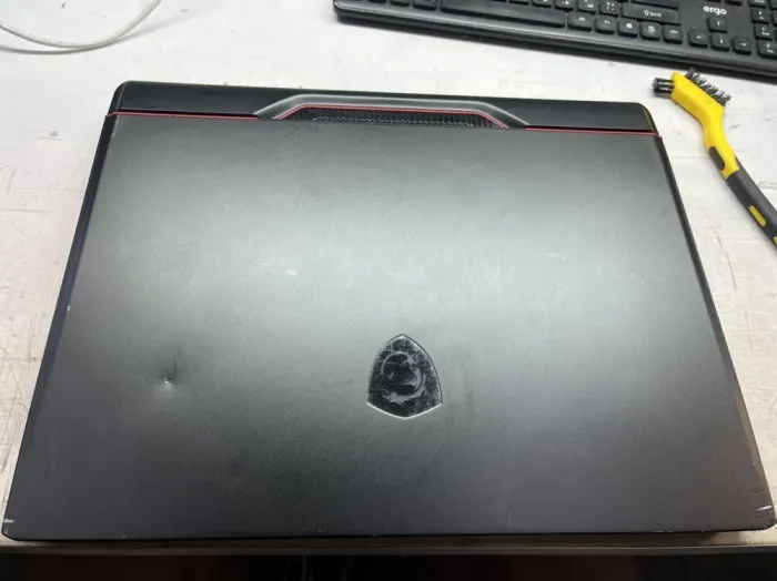 Ігровий ноутбук Б-клас MSI Raider GE78HX 13VG-020US / 17" (2560x1600) IPS / Intel Core i9-13950HX (24 (32) ядра по 2.2 - 5.5 GHz) / 32 GB DDR5 / 960 GB SSD / nVidia GeForce RTX 4070, 8 GB GDDR6, 128-bit / WebCam б/в - зображення 5