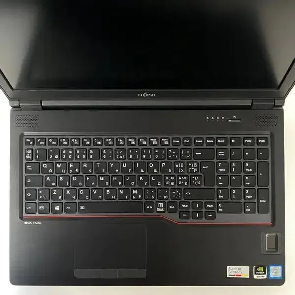 Мобільна робоча станція Б-клас Fujitsu Celsius H780 / 15.6" (1920x1080) IPS / Intel Core i7-8850H (6 (12) ядер по 2.6 - 4.3 GHz) / 16 GB DDR4 / 512 GB SSD / nVidia Quadro P2000, 4 GB GDDR5, 128-bit / WebCam / Fingerprint б/в - зображення 2