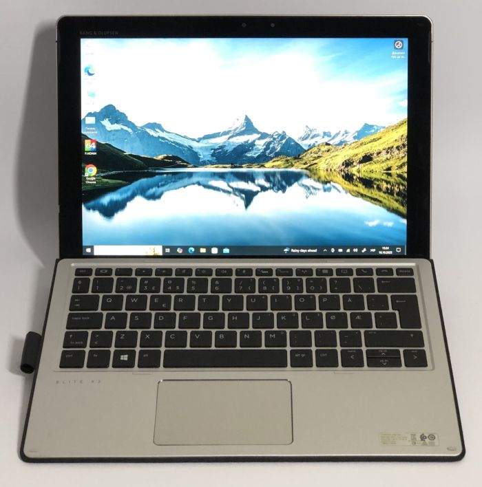 Нетбук-трансформер Б-клас HP Elite X2 1012 G2 / 12.3" (2736x1824) IPS Touch / Intel Core i5-7200U (2 (4) ядра по 2.5 - 3.1 GHz) / 16 GB DDR3 / 512 GB SSD / Intel HD Graphics 620 / WebCam / Win 10 Pro б/в - зображення 2