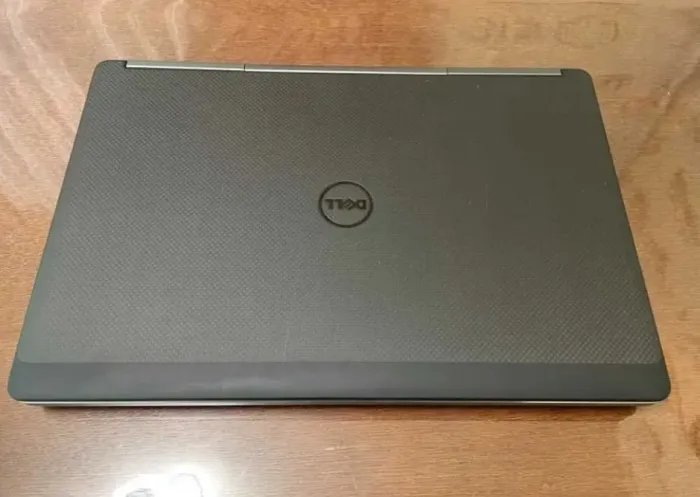 Робоча станція Dell Precision 7720 / 17,3" (1920x1080) Full HD IPS / Intel Xeon E3-1535M v5 (4 (8) ядра по 2,9 - 3,8 ГГц) / 16 ГБ DDR4 / 256 ГБ SSD / nVidia Quadro P3000, 6 ГБ GDDR5, 192-біт / WebCam HD б/в - зображення 3