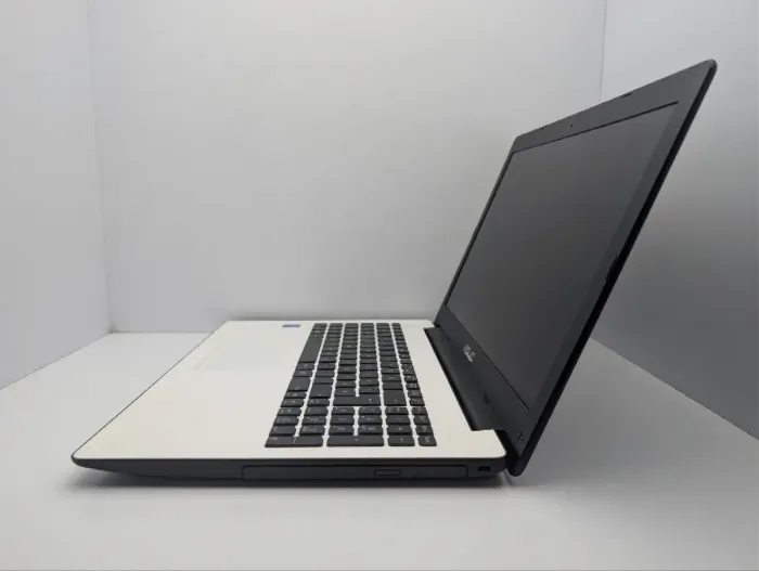 Ноутбук Asus X553M / 15.6" (1366x768) TN / Intel Celeron N2830 (2 ядра по 2.16 - 2.41 GHz) / 8 GB DDR3 / 500 GB HDD / Intel HD Graphics / WebCam / DVD-ROM б/в - зображення 5