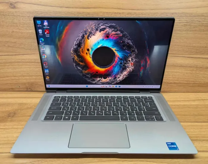 Ультрабук-трансформер Б-клас Dell Latitude 9520 / 15.6" (1920x1080) IPS Touch / Intel Core i5-1145G7 (4 (8) ядра по 2.6 - 4.4 GHz) / 16 GB DDR4 / 256 GB SSD / Intel Iris Xe Graphics / WebCam / Windows 11 б/в - зображення 2