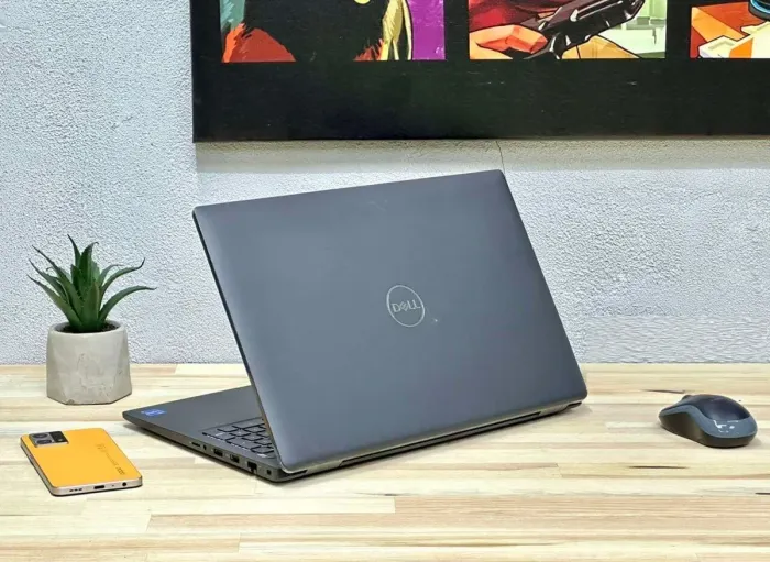 Ультрабук Dell Latitude 3530 / 15.6" (1920x1080) IPS Touch / Intel Core i5-1235U (10 (12) ядер по 3.3 - 4.4 GHz) / 8 GB DDR4 / 256 GB SSD / Intel Iris Xe Graphics / WebCam / Win 11 Pro б/в - зображення 6
