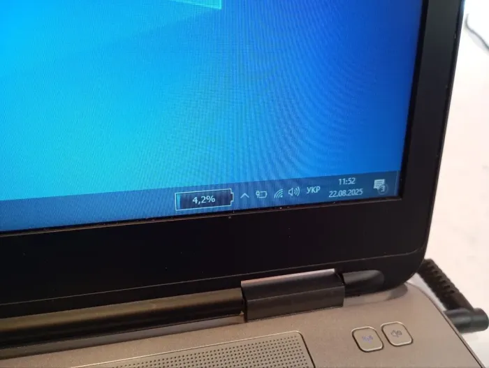 Ноутбук Б-клас HP ProBook 640 G2 / 14" (1366x768) TN / Intel Core i5-6300U (2 (4) ядра по 2.4 - 3.0 GHz) / 8 GB DDR4 / 500 GB HDD / Intel HD Graphics 520 / WebCam / АКБ не тримає б/в - зображення 9