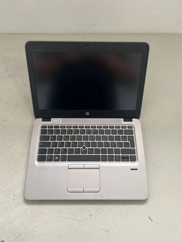 Нетбук Б-клас HP EliteBook 725 G3 / 12.5" (1920x1080) TN / AMD Pro A12-8800B (4 ядра по 2.1 - 3.4 GHz) / 8 GB DDR3 / 128 GB SSD / AMD Radeon R7 Graphics / WebCam б/в - зображення 2