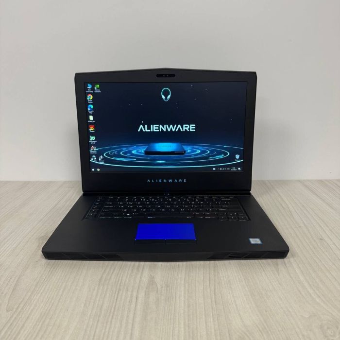 Ігровий ноутбук Б-клас Dell Alienware 15 R3 / 15.6" (1920x1080) IPS / Intel Core i7-7700HQ (4 (8) ядра по 2.8 - 3.8 GHz) / 16 GB DDR4 / 128 GB SSD M.2 + 1000 GB HDD / nVidia GeForce GTX 1060, 6 GB GDDR5, 192-bit / WebCam б/в - зображення 2