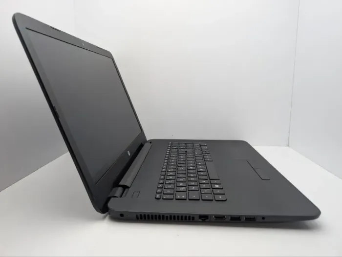 Ноутбук HP 17-x047ng / 17.3" (1600x900) TN / Intel Pentium N3540 (4 ядра по 2.16 - 2.66 GHz) / 8 GB DDR3 / 120 GB SSD / Intel HD Graphics / WebCam / DVD-ROM б/в - зображення 4
