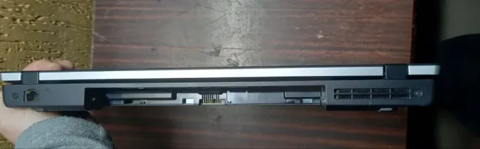 Ноутбук Lenovo ThinkPad Edge E520 / 15.6" (1366x768) TN / Intel Core i5-2410M (2 (4) ядра по 2.3 - 2.9 GHz) / 4 GB DDR3 / 120 GB SSD / AMD Radeon HD 6630M, 2 GB DDR3, 128-bit / WebCam / DVD-ROM / Windows 10 / Без АКБ б/в - зображення 5