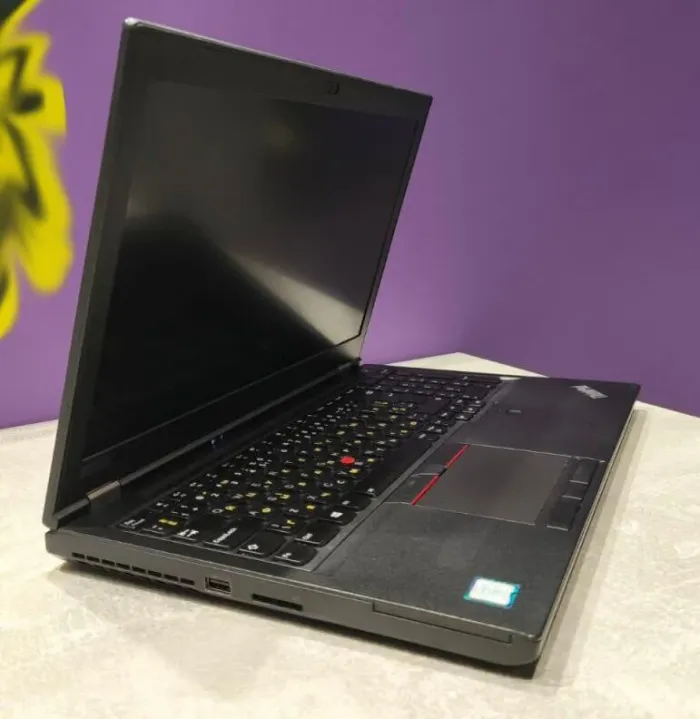Мобільна робоча станція Lenovo ThinkPad P52 / 15.6" (1920x1080) IPS / Intel Core i7-8750H (6 (12) ядер по 2.2 - 4.1 GHz) / 32 GB DDR4 / 512 GB SSD / nVidia Quadro P2000, 4 GB GDDR5, 128-bit / WebCam б/в - зображення 3