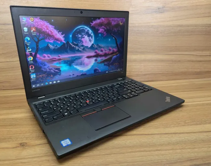 Ноутбук Lenovo ThinkPad T560 / 15.6" (1366x768) TN / Intel Core i5-6300U (2 (4) ядра по 2.4 - 3.0 GHz) / 8 GB DDR3 / 240 GB SSD / Intel HD Graphics 520 / WebCam / Windows 10 б/в - зображення 4