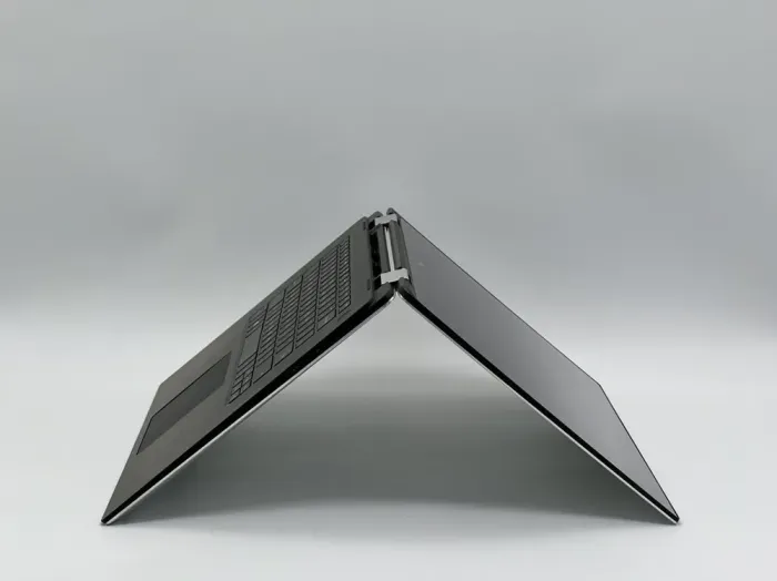 Ігровий ультрабук-трансформер Dell XPS 15 9575 / 15.6" (1920x1080) IPS Touch / Intel Core i5-8305G (4 (8) ядра по 2.8 - 3.8 GHz) / 8 GB DDR4 / 480 GB SSD / AMD Radeon RX Vega M GL, 4 GB HBM2, 1024-bit / WebCam б/в - зображення 5