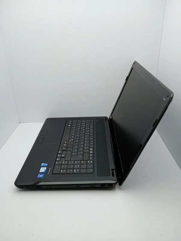 Ноутбук Acer Medion PP / 17.3" (1600x900) TN / Intel Core 2 Duo T7500 (2 ядра по 2.2 GHz) / 4 GB DDR3 / 320 GB HDD / Intel HD Graphics / WebCam б/в - зображення 4