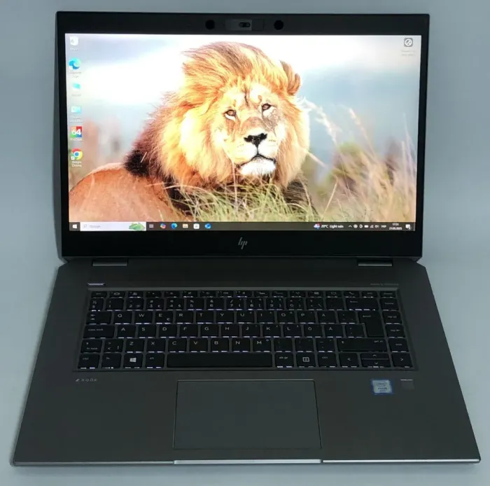 Мобільна робоча станція Б-клас HP ZBook Studio G5 / 15.6" (1920x1080) IPS / Intel Xeon E-2176M (6 (12) ядер по 2.7 - 4.4 GHz) / 32 GB DDR4 / 512 GB SSD NVMe / nVidia Quadro P1000, 4 GB DDR5, 128-bit / WebCam / Win 10 Pro б/в - зображення 2
