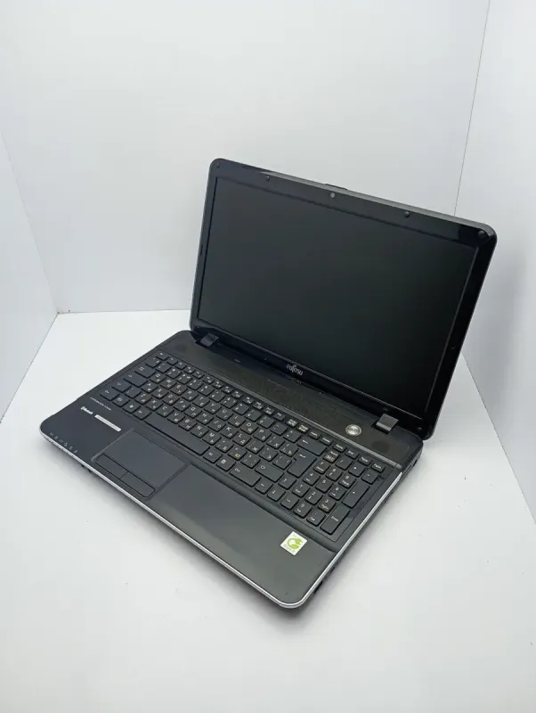 Ноутбук Б-клас Fujitsu Lifebook A531 / 15.6" (1366x768) TN / Intel Core i5-2410M (2 (4) ядра по 2.3 - 2.9 GHz) / 6 GB DDR3 / 320 GB HDD / Intel HD Graphics 3000 / WebCam б/в - зображення 6
