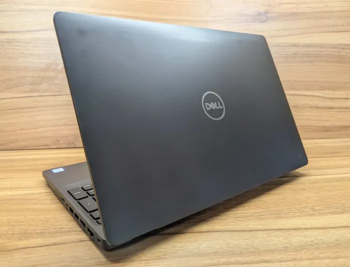 Ультрабук Б-клас Dell Latitude 5500 / 15.6" (1920x1080) IPS / Intel Core i5-8265U (4 (8) ядра по 1.6 - 3.9 GHz) / 16 GB DDR4 / 256 GB SSD / Intel UHD Graphics 620 / WebCam / Windows 10 б/в - зображення 7