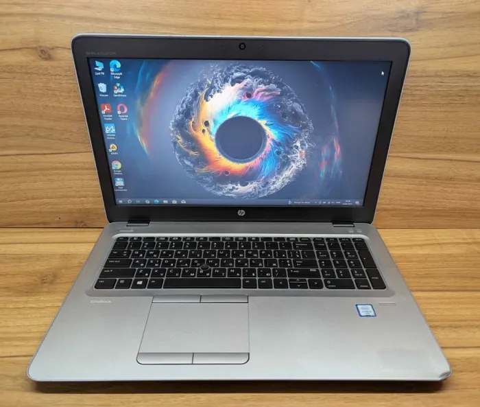 Ноутбук Б-клас HP EliteBook 850 G3 / 15.6" (1366x768) TN / Intel Core i5-6200U (2 (4) ядра по 2.3 - 2.8 GHz) / 8 GB DDR4 / 240 GB SSD / Intel HD Graphics 520 / WebCam / Fingerprint / Windows 10 б/в - зображення 2