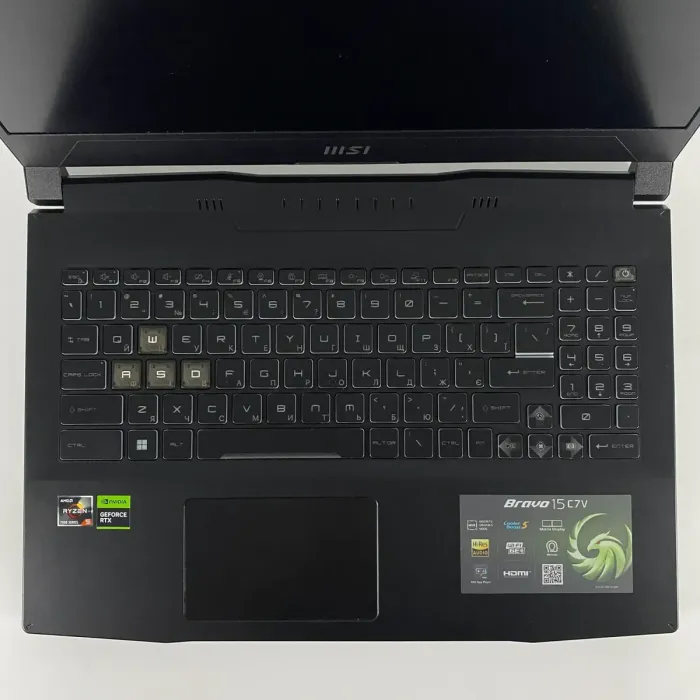 Ігровий ноутбук MSI Bravo 15 C7VE / 15.6" (1920x1080) IPS / AMD Ryzen 5 7535HS (6 (12) ядер по 3,3 - 4,55 ГГц) / 16 ГБ DDR5 / 512 ГБ SSD / nVidia GeForce RTX 4050, 6 ГБ GDDR6, 96-біт / WebCam б/в - зображення 3