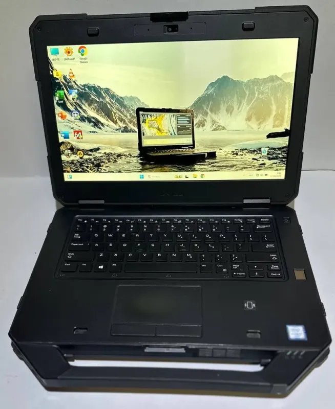 Захищений ноутбук Б-класу Dell Latitude 5414 Rugged / 14" (1920x1080) TN / Intel Core i7-6600U (2 (4) ядра по 2.6 - 3.4 GHz) / 16 GB DDR4 / 256 GB SSD / Intel HD Graphics 520 / WebCam / Win 11 Pro б/в - зображення 2