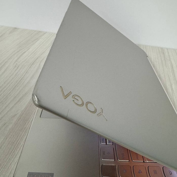 Ультрабук-трансформер Б-клас Lenovo Yoga 9 14IRP8 / 14" (2880x1800) OLED Touch / Intel Core i7-1360P (12 (16) ядер по 2.2 - 5.0 GHz) / 16 GB DDR5 / 512 GB SSD NVMe / Intel Iris Xe Graphics / WebCam б/в - зображення 11