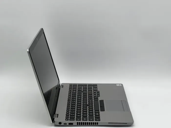 Ультрабук Dell Precision 3550 / 15.6" (1920x1080) IPS / Intel Core i5-10310U (4 (8) ядра по 1.7 - 4.4 GHz) / 16 GB DDR4 / 240 GB SSD / Intel UHD Graphics / WebCam б/в - зображення 3