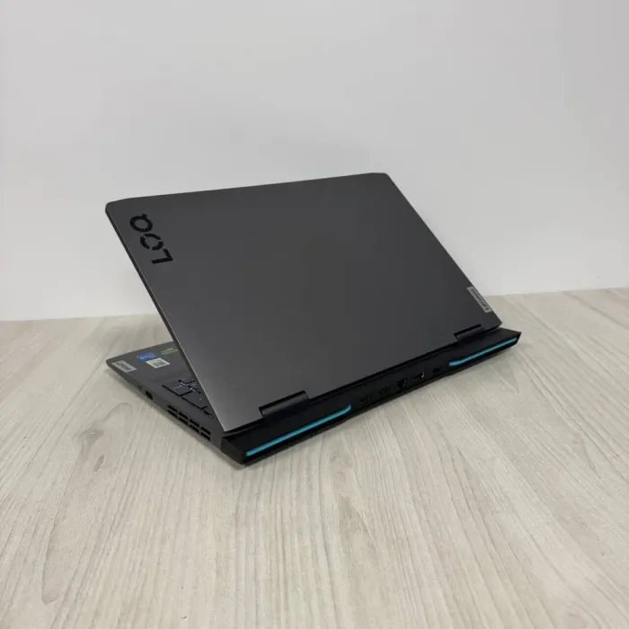 Ігровий ноутбук Lenovo LOQ 15IRH8 / 15,6" (1920x1080) IPS / Intel Core i5-13420H (8 (12) ядер по 2.1 - 4.6 GHz) / 16 GB DDR5 / 1000 GB SSD NVMe / nVidia GeForce RTX 3050, 6 GB GDDR6, 96-bit / WebCam б/в - зображення 6