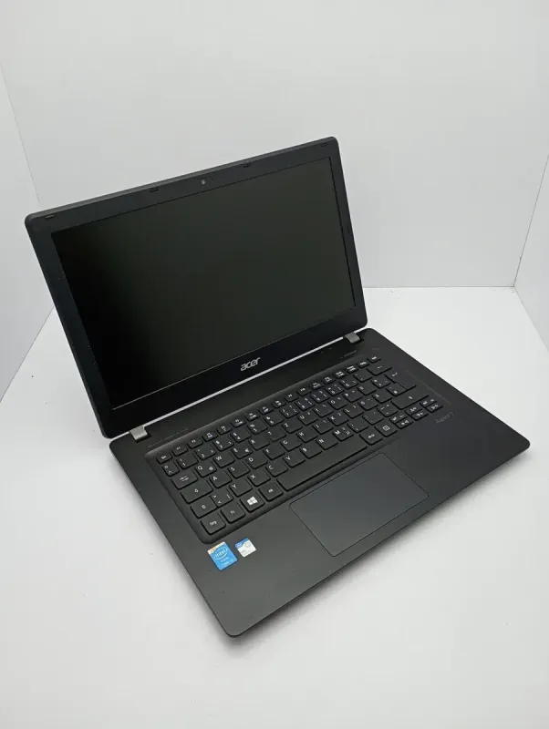 Ноутбук Acer Aspire V3-371 / 13.3" (1366x768) TN / Intel Core i3-4158U (2 (4) ядра по 2.0 GHz) / 6 GB DDR3 / 120 GB SSD / Intel Iris Graphics 5100 / WebCam б/в - зображення 3