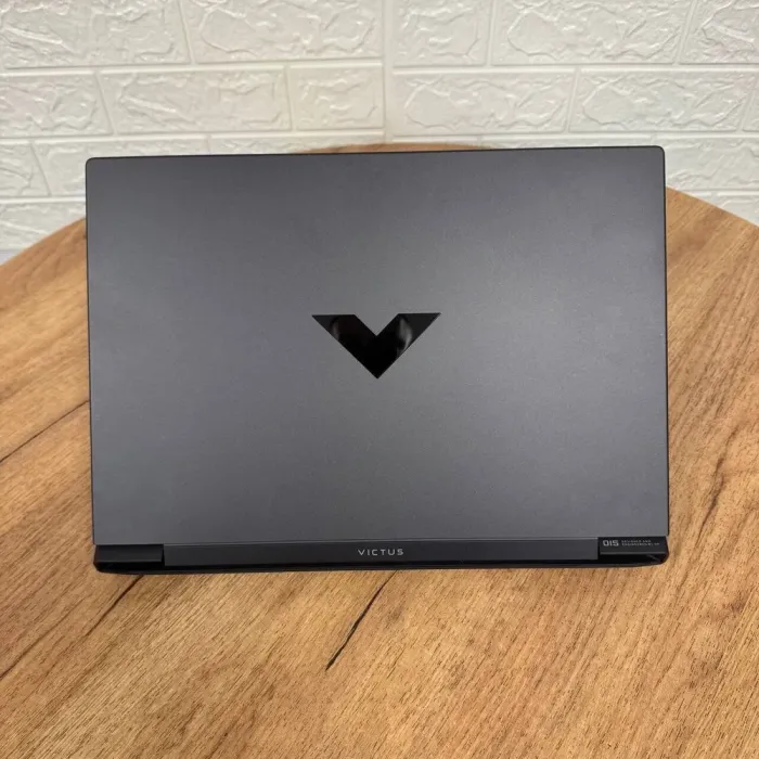 Ігровий ноутбук HP Victus 15-fb2082wm / 15.6" (1920x1080) IPS / AMD Ryzen 5 8645HS (6 (12) ядер по 4.3 - 5.0 GHz) / 8 GB DDR5 / 256 GB SSD NVMe / nVidia GeForce RTX 4050, 6 GB GDDR6, 96-bit / WebCam б/в - зображення 3