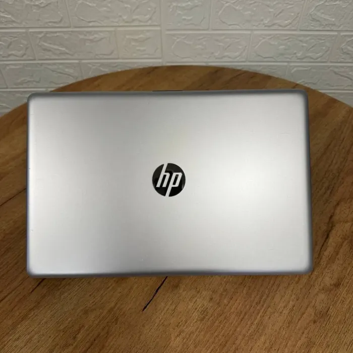 Ноутбук Б-клас HP 15-da0002dx / 15.6" (1366x768) TN Touch / Intel Core i5-8250U (4 (8) ядра по 1.6 - 3.4 GHz) / 8 GB DDR4 / 256 GB SSD / Intel HD Graphics 620 / WebCam б/в - зображення 3