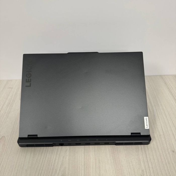 Ігровий ноутбук Б-клас Lenovo Legion 5 Pro 16ARX8 / 16" (2560x1600) IPS / AMD Ryzen 7 7745HX (8 (16) ядер по 3.6 - 5.1 GHz) / 16 GB DDR5 / 512 GB SSD NVMe / nVidia GeForce RTX 4060, 8 GB GDDR6, 128-bit / WebCam б/в - зображення 3
