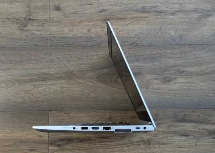 Ультрабук HP EliteBook 840 G5 / 14" (1920x1080) IPS / Intel Core i5-8350U (4 (8) ядра по 1.7 - 3.6 GHz) / 8 GB DDR4 / 128 GB SSD / Intel UHD Graphics 620 / WebCam б/в - зображення 5