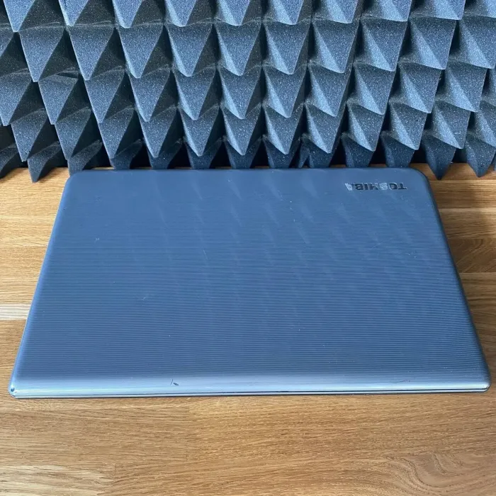 Ноутбук Toshiba Satellite L670 / 17.3" (1600x900) TN / Intel Core i7-4700MQ (4 (8) ядра по 2.4 - 3.4 GHz) / 16 GB DDR3 / 240 GB SSD / nVidia GeForce GT 740M, 2 GB GDDR3, 64-bit / WebCam / DVD-ROM б/в - зображення 7