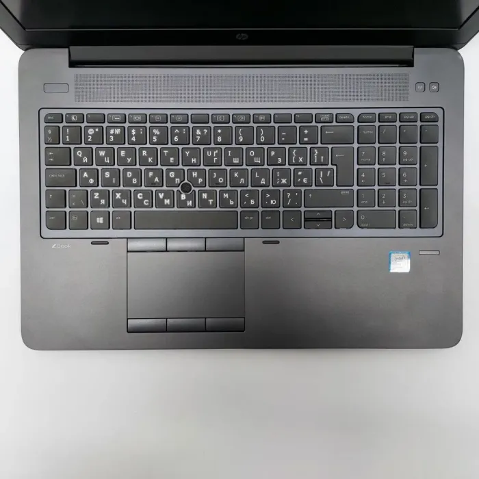 Мобільна робоча станція HP Zbook 15 G3 / 15.6" (1920x1080) TN / Intel Core i7-6820HQ (4 (8) ядра по 2.7 - 3.6 GHz) / 32 GB DDR4 / 512 GB SSD / nVidia Quadro M2000M, 4 GB GDDR5, 128-bit / WebCam / Win 11 Pro б/в - зображення 3
