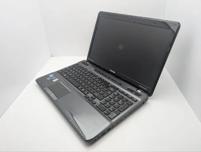 Ноутбук Toshiba Satellite P755 / 15.6" (1366x768) TN / Intel Core i7-2630QM (4 (8) ядро по 2.0 - 2.9 GHz) / 8 GB DDR3 / 500 GB HDD / nVidia GeForce GT 540M, 2 GB GDDR3, 128-bit / WebCam / DVD-ROM б/в - зображення 7