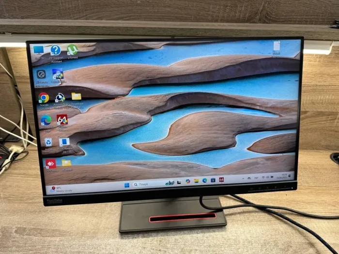 Монітор Lenovo ThinkVision T24i-2L / 24" (1920x1080) IPS / VGA, DisplayPort, HDMI, USB 3.0 / VESA 100x100 б/в - зображення 2
