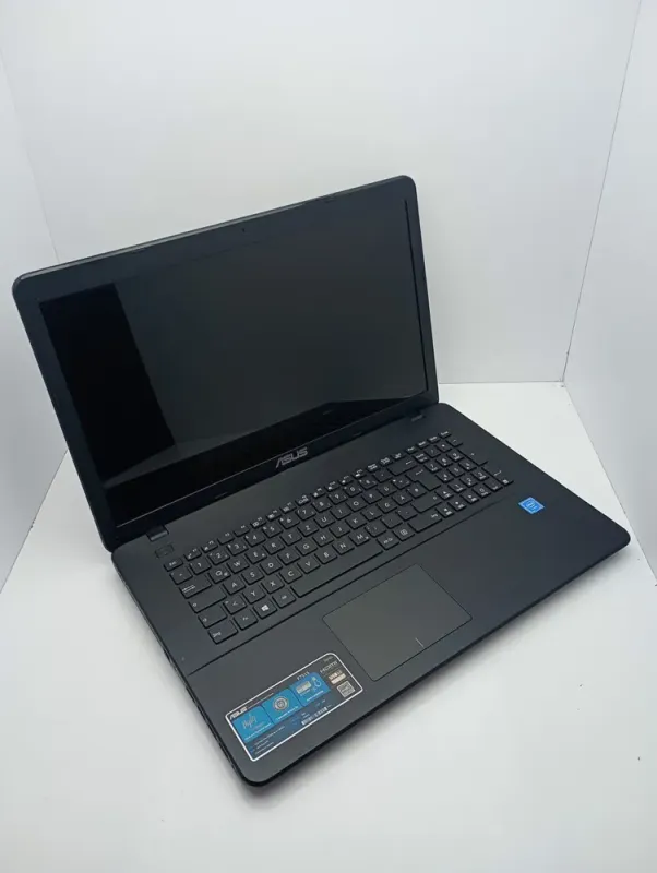 Ноутбук Asus F751 / 17.3" (1600x900) TN / Intel Celeron N2940 (4 ядра по 1.83 - 2.25 GHz) / 8 GB DDR3 / 120 GB SSD / Intel HD Graphics / WebCam б/в - зображення 3