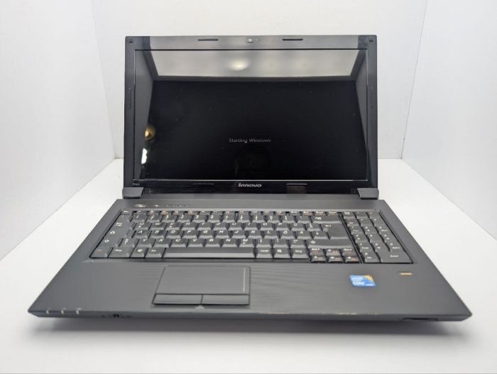 Ноутбук Lenovo B560 / 15.6" (1366x768) TN / Intel Core i3-380M (2 (4) ядра по 2.5 GHz) / 6 GB DDR3 / 320 GB HDD / Intel HD Graphics / WebCam / DVD-ROM б/в - зображення 3