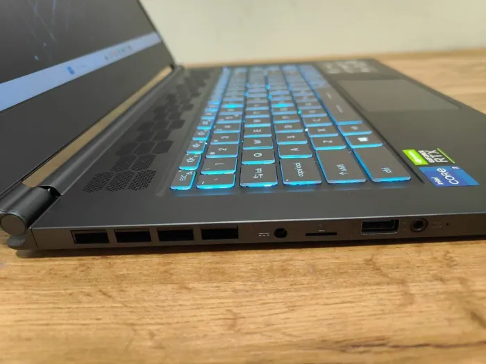 Ігровий ноутбук MSI Stealth 15M A11UEKV / 15.6" (1920x1080) IPS / Intel Core i7-11375H (4 (8) ядра по 3.0 - 5.0 GHz) / 16 GB DDR4 / 512 GB SSD / nVidia GeForce RTX 3060, 6 GB GDDR6, 192-bit / WebCam / Windows 10 Home б/в - зображення 6