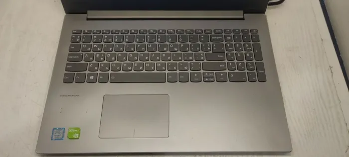 Ігровий ноутбук Б-клас Lenovo IdeaPad 520-15IKB / 15.6" (1920x1080) IPS / Intel Core i7-7500U (2 (4) ядра по 2.7 - 3.5 GHz) / 8 GB DDR4 / 256 GB SSD / nVidia GeForce 940MX, 2 GB DDR3, 64-bit / WebCam / АКБ NEW б/в - зображення 3