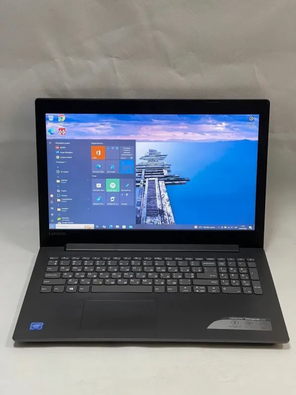 Ноутбук Lenovo IdeaPad 320-15IKB / 15.6" (1920x1080) TN / Intel Core i5-7200U (2 (4) ядра по 2.5 - 3.1 GHz) / 8 GB DDR4 / 256 GB SSD / Intel HD Graphics 620 / WebCam б/в - зображення 2