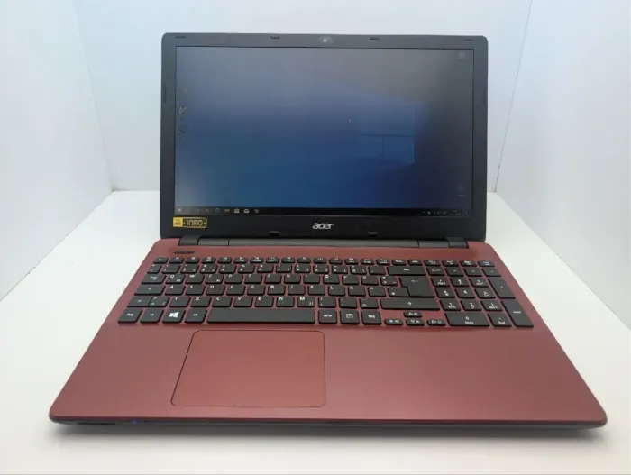 Ноутбук Acer Aspire E5-571 / 15.6" (1920x1080) TN / Intel Core i5-4258U (2 (4) ядра по 2.4 - 2.9 GHz) / 8 GB DDR3 / 500 GB HDD / Intel Iris Graphics 5100 / WebCam б/в - изображение 2
