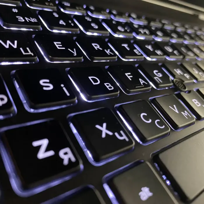 Ультрабук Dell Latitude 5500 / 15.6" (1920x1080) IPS / Intel Core i5-8365U (4 (8) ядра по 1.6 - 4.1 GHz) / 16 GB DDR4 / 256 GB SSD / Intel UHD Graphics / HDMI / WebCam б/в - зображення 6