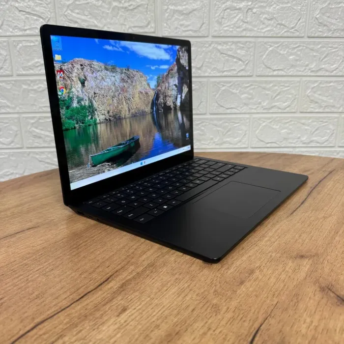 Ультрабук Б-клас Microsoft Surface Laptop 5 / 13.5" (2256x1504) IPS Touch / Intel Core i5-1245U (10 (12) ядер по 3.3 - 4.4 GHz) / 16 GB DDR4 / 256 GB SSD / Intel Iris Xe Graphics / WebCam б/в - зображення 4