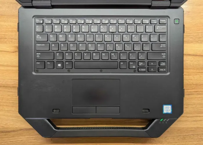 Захищений ноутбук Dell Latitude 14 Rugged 5414 / 14" (1366x768) TN / Intel Core i5-6300U (2 (4) ядра по 2.4 - 3.0 GHz) / 8 GB DDR4 / 256 GB SSD / Intel HD Graphics 520 / WebCam / Windows 10 б/в - зображення 3