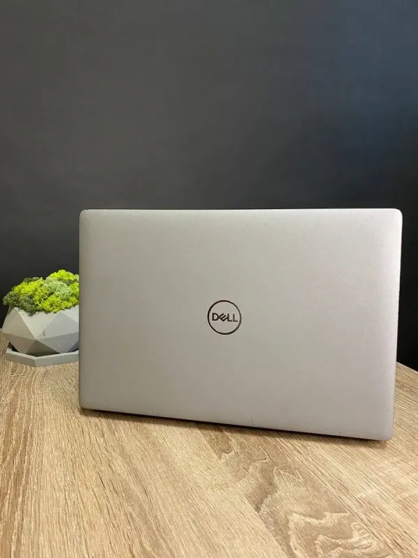 Ультрабук Б-клас Dell Latitude 5411 / 14" (1920x1080) TN / Intel Core i7-10850H (6 (12) ядер по 2.7 - 5.1 GHz) / 16 GB DDR4 / 256 GB SSD M.2 / Intel UHD Graphics / WebCam / Win 11 б/в - зображення 3