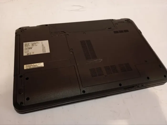 Ультрабук Б-клас Fujitsu Lifebook AH502 / 15.6" (1366x768) TN / Intel Pentium 2020M (2 ядра по 2.4 GHz) / 8 GB DDR3 / 128 GB SSD / Intel HD Graphics / WebCam / DVD-ROM / АКБ не тримає б/в - зображення 7