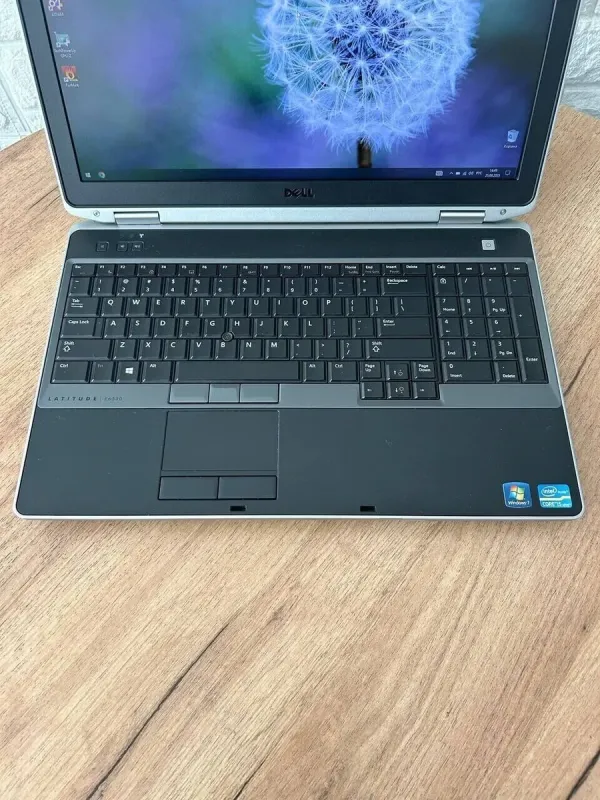 Ноутбук Б-клас Dell Latitude E6530 / 15.6" (1600x900) TN / Intel Core i5-3360M (2 (4) ядра по 2.8 - 3.5 GHz) / 8 GB DDR3 / 256 GB SSD / nVidia NVS 5200M, 1 GB GDDR5, 64-bit / DVD-ROM / VGA б/в - зображення 3