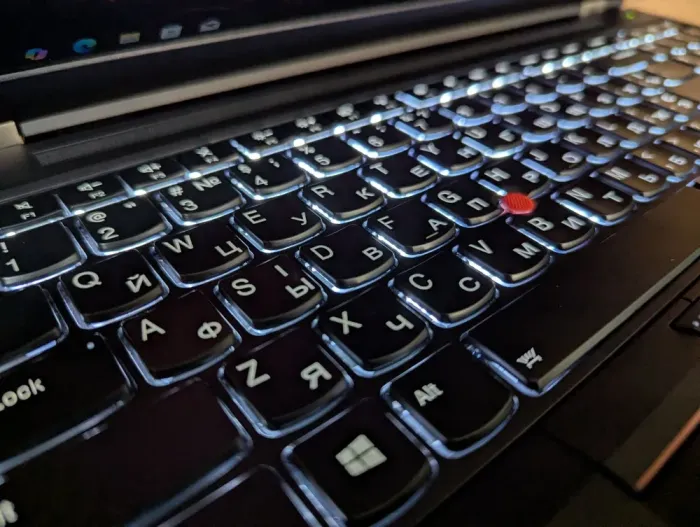 Мобільна робоча станція Lenovo ThinkPad P51 / 15.6" (1920x1080) IPS / Intel Core i7-7820HQ (4 (8) ядра по 2.9 - 3.9 GHz) / 32 GB DDR4 / 512 GB SSD / nVidia Quadro M2200, 4 GB GDDR5, 128-bit / WebCam / Fingerprint / Windows 10 б/в - зображення 6